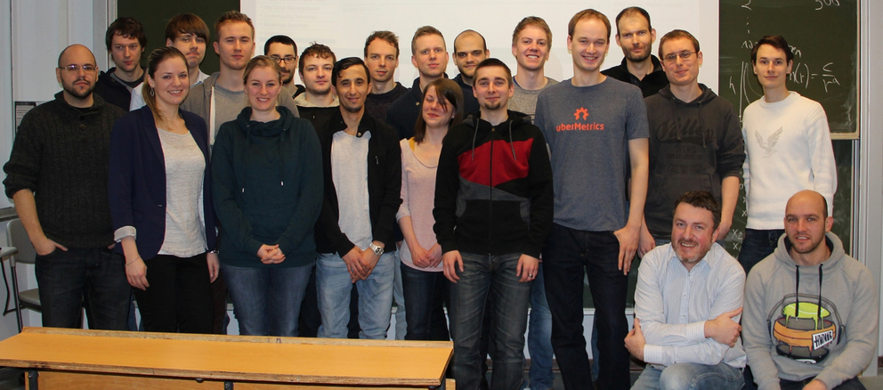 Das Team im WS2014/2015 mit Vertretern von ubermetrics (CTO Daniel Kummer), Zalando AG (Ralf Heyde, Teamlead Search) von Springer Science + Business Media S.A. (Eric Schwarzkopf) und Alexander Löser (DATEXIS).